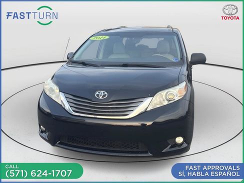 Used 2014 Toyota Sienna XLE FWD image 3