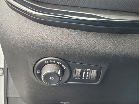 New 2026 Jeep Compass Latitude image 24