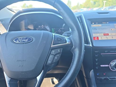 Used 2019 Ford Edge Titanium w/ Equipment Group 301A AWD/4WD image 28