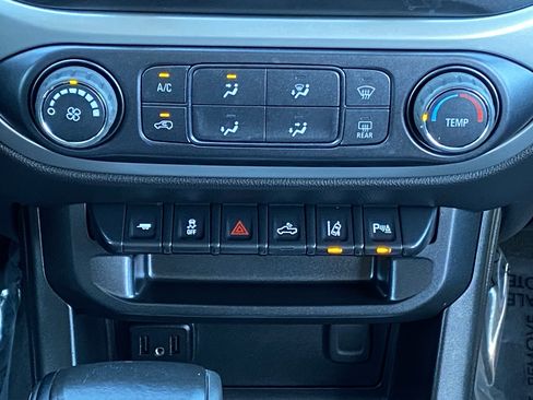 Used 2020 Chevrolet Colorado LT w/ Safety Package image 15