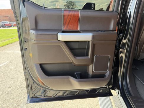 Used 2022 Ford F350 King Ranch w/ King Ranch Ultimate Package AWD/4WD image 36