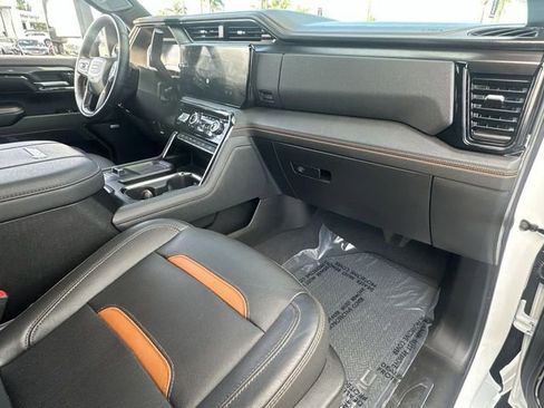 Used 2024 GMC Sierra 2500 AT4 w/ AT4 Premium Plus Package image 30