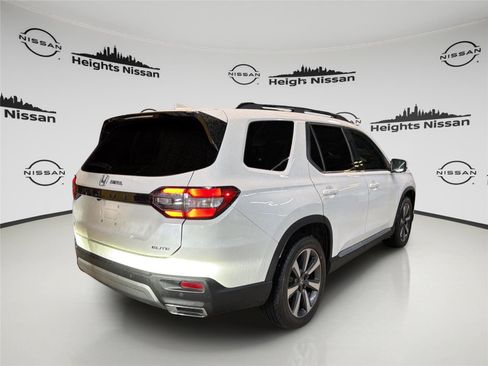 Used 2023 Honda Pilot Elite image 4