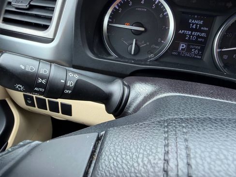Used 2016 Toyota Highlander Plus FWD image 14