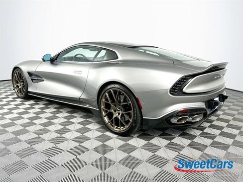 Used 2025 Aston Martin Vanquish image 5