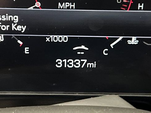 Used 2025 GMC Yukon XL Denali AWD/4WD image 51