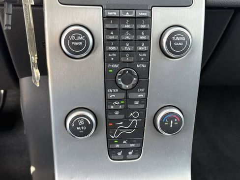 Used 2010 Volvo C70 T5 FWD image 20
