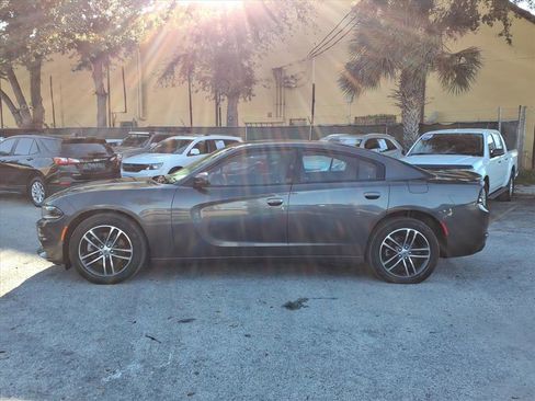 Used 2019 Dodge Charger SXT w/ Cold Weather Package image 4