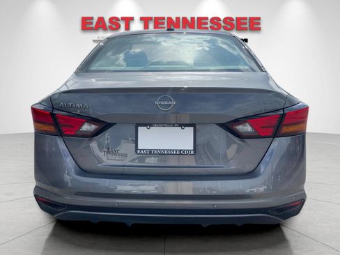 Used 2025 Nissan Altima 2.5 SV FWD image 4