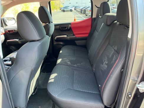 Used 2023 Toyota Tacoma SR5 AWD/4WD image 20