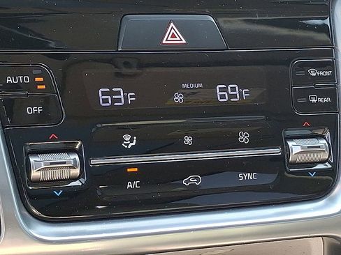 Certified 2023 Kia Sorento SX AWD/4WD image 22