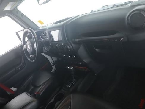 Used 2017 Jeep Wrangler Unlimited Rubicon image 26