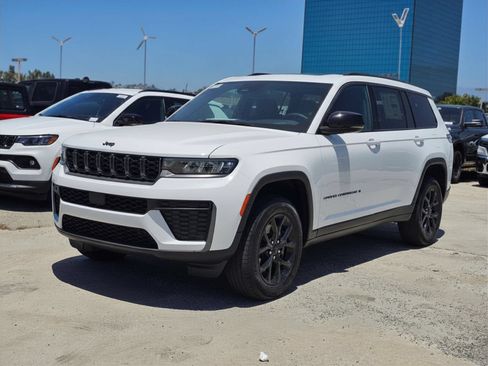 New 2026 Jeep Grand Cherokee L 2WD image 2