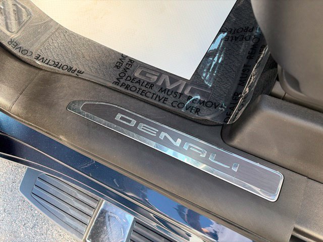 Used 2021 GMC Sierra 2500 Denali w/ Denali Ultimate Package AWD/4WD image 13