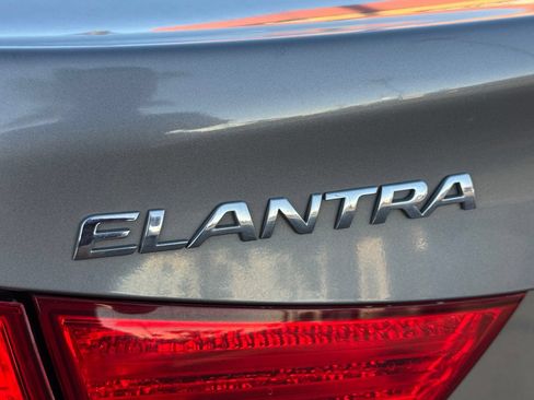 Used 2013 Hyundai Elantra GLS FWD image 3