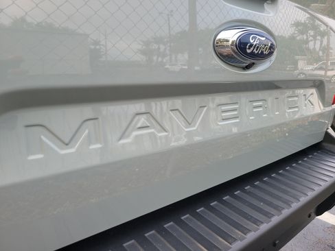 Used 2023 Ford Maverick XLT image 7