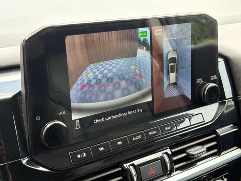 Used 2025 Nissan Pathfinder Platinum w/ Cargo Package FWD image 9