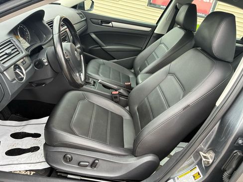 Used 2015 Volkswagen Passat 1.8T Limited Edition FWD image 9