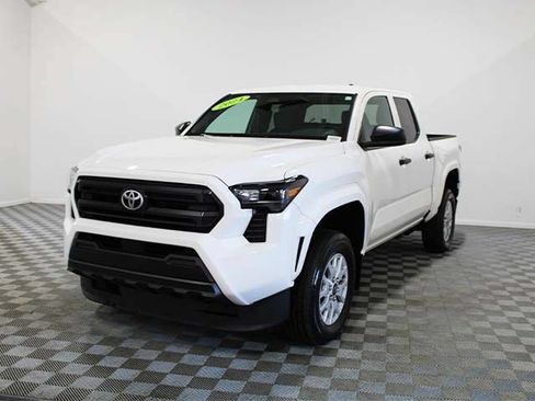 Certified 2024 Toyota Tacoma SR AWD/4WD image 2