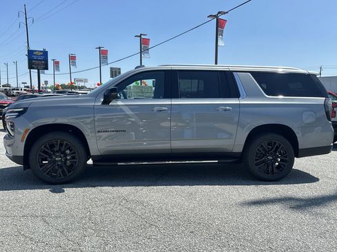 New 2025 Chevrolet Suburban Premier image 29
