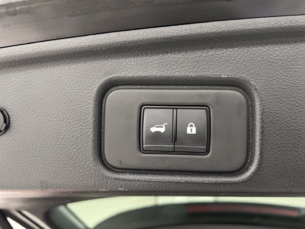 Used 2025 Nissan Pathfinder SL AWD/4WD image 44