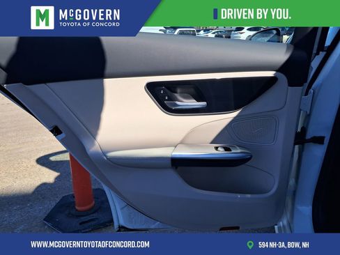 Used 2023 Mercedes-Benz C 300 4MATIC Sedan image 11