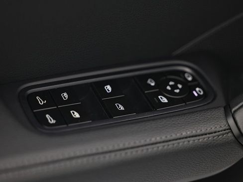 New 2026 Porsche Cayenne Coupe AWD/4WD image 13