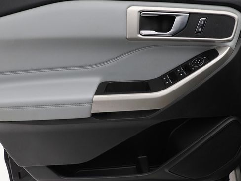 Used 2022 Ford Explorer XLT w/ Equipment Group 202A image 14