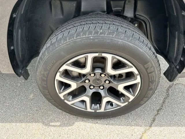 Used 2025 RAM 1500 Laramie AWD/4WD image 12