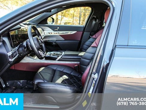 Used 2023 BMW 740i w/ Parking Assistance Package image 17