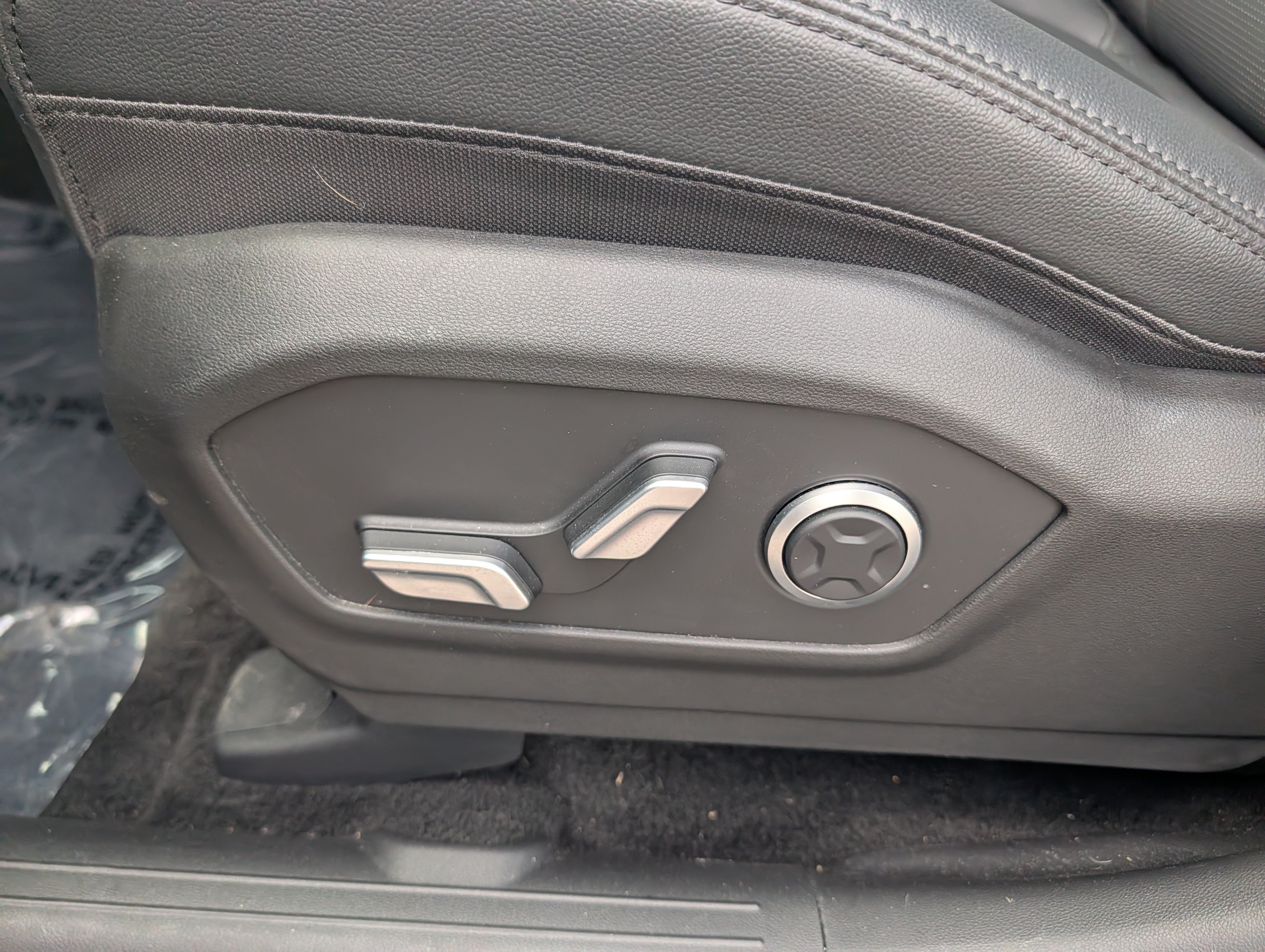Used 2026 Hyundai Santa Fe Limited AWD/4WD image 11