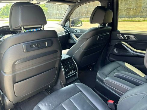 Used 2021 BMW X7 M50i w/ Dynamic Handling Package AWD/4WD image 16