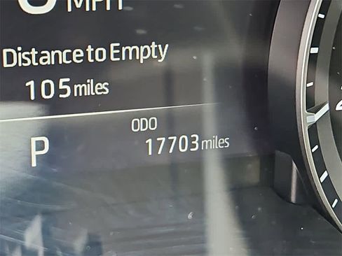 Used 2021 Toyota Highlander XLE image 21