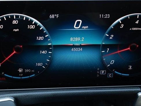 Used 2021 Mercedes-Benz GLB 250 image 3