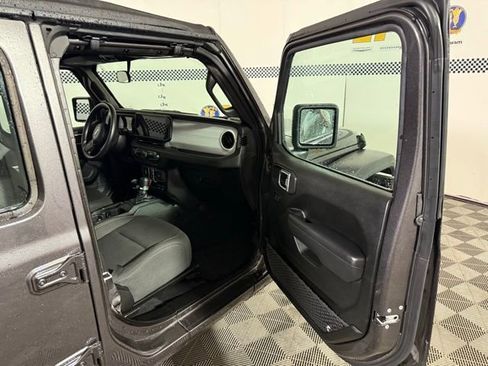Used 2025 Jeep Wrangler Unlimited Sport AWD/4WD image 22