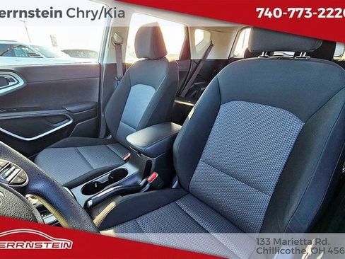 Used 2024 Kia Soul LX w/ Option Group 015 image 17