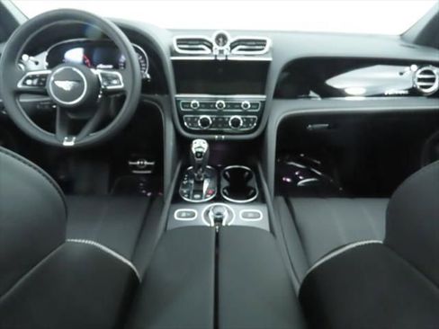 New 2025 Bentley Bentayga image 13