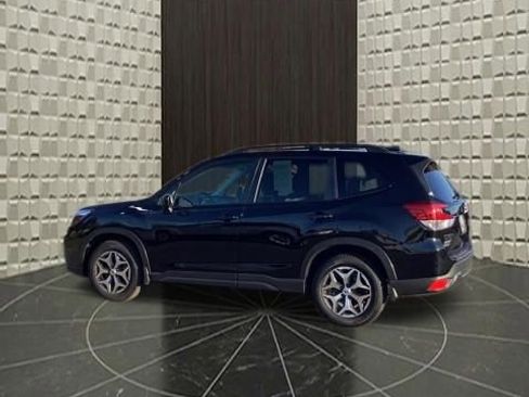 Used 2021 Subaru Forester Premium AWD/4WD image 7