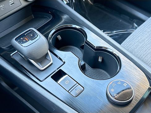 Used 2023 Nissan Rogue SV image 11