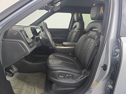 Used 2024 Rivian R1S Adventure AWD/4WD image 20