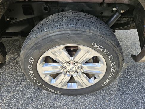 Used 2020 Ford F150 Lariat w/ Equipment Group 502A Luxury AWD/4WD image 8