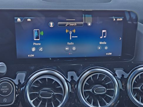 Certified 2025 Mercedes-Benz GLA 250 image 18