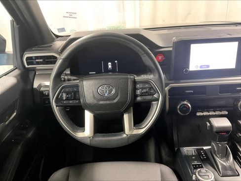 Used 2024 Toyota Tacoma TRD Off-Road image 17