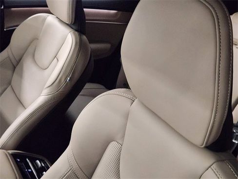 New 2026 Volvo XC90 B6 Ultra w/ Protection Package image 14