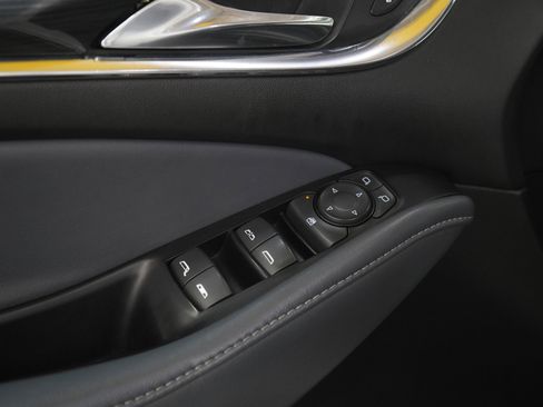 Used 2023 Buick Enclave Essence FWD image 22