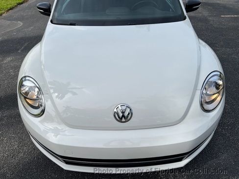 Used 2012 Volkswagen Beetle Launch Edition image 19