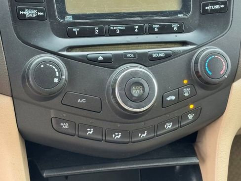 Used 2004 Honda Accord LX image 16