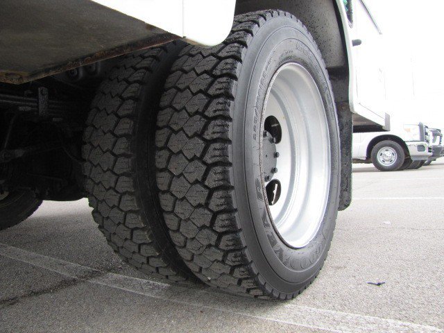 Used 2013 Ford F550 4x4 SuperCab Super Duty w/ Payload Upgrade Pkg image 7