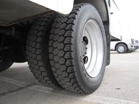 Used 2013 Ford F550 4x4 SuperCab Super Duty w/ Payload Upgrade Pkg image 7