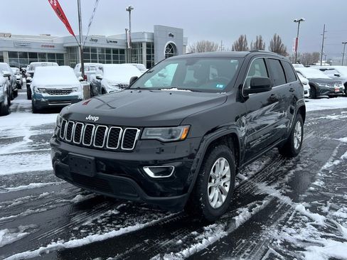 Used 2021 Jeep Grand Cherokee Laredo AWD/4WD image 1